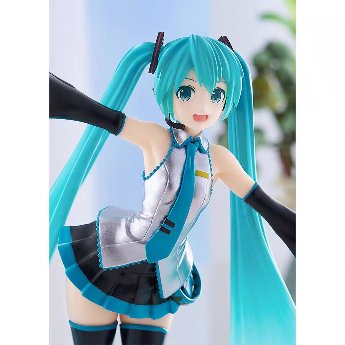 Hatsune Miku Translucent Color Ver. Complete Figure(Good Smile Company)
