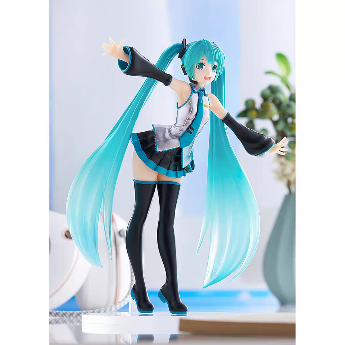 Hatsune Miku Translucent Color Ver. Complete Figure(Good Smile Company)